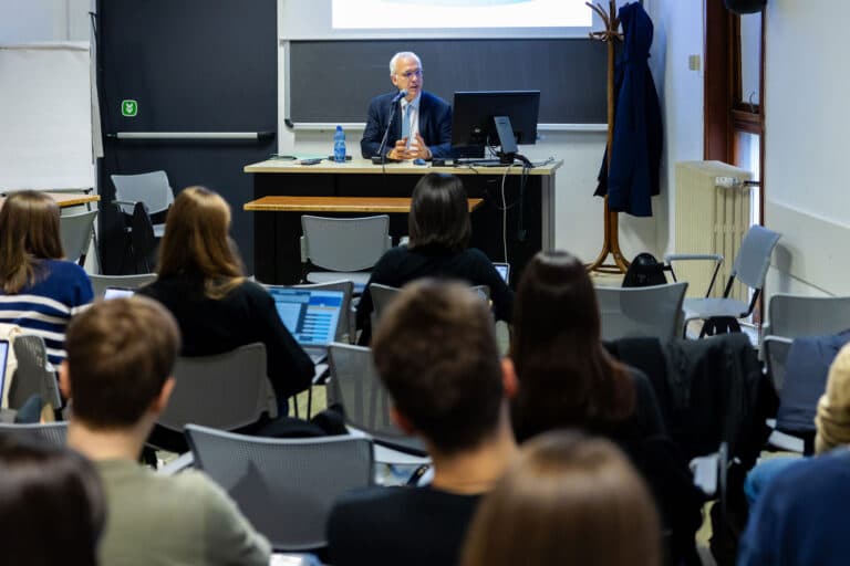 Cover Image for The European Union, global governance and international law