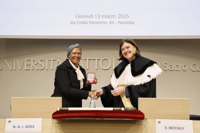 Cover Image for Dies Academicus 2024 – 2025 a Piacenza e Cremona. L’intervista a Elena Beccalli, Nosipho Nausca-Jean Jezile e Gabriele Bellotti