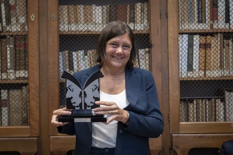 Cover Image for Il Premio Montale a Elena Beccalli